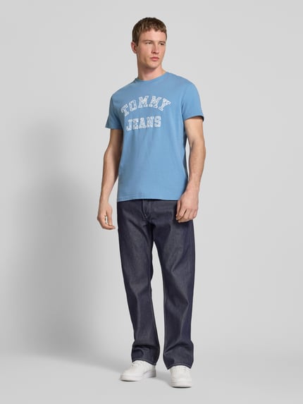 Tommy Jeans Regular Fit T-Shirt aus reiner Baumwolle mit gemustertem Label Print Rauchblau 1