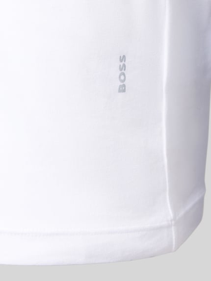 Produktfoto, T-Shirt mit V-Ausschnitt im 2er-Pack Modell 'Modern' von BOSS aus Baumwoll-Elasthan-Mix mit Label-Detail, weiß, glatte Textur