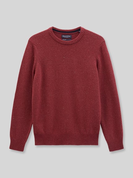Produktfoto, Pullover mit Logo-Detail von MARC O'POLO in meliertem Rot, Strickstruktur, Regular Fit, Longline, Rundhalsausschnitt, gerippte Abschlüsse