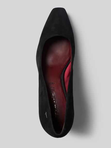 Productfoto, zwarte pumps uit echt leer van Tamaris met donkerrode binnenzool, gladde textuur, Dames pumps van Tamaris