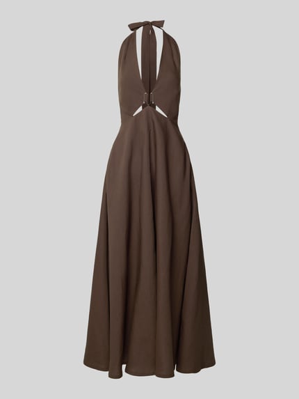 Produktfoto, braunes Midikleid aus Lyocell-Mix mit Cut-Out, Neckholder, V-Ausschnitt, A-Linie, taillierte Passform, Modell 'Natu' von Copenhagen Muse.