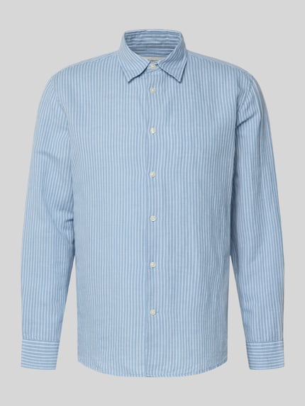 Produktfoto, Regular Fit Freizeithemd aus Leinen-Baumwoll-Mix Modell 'CLAY LINENBLEND' von SELECTED HOMME in meliertem Hellblau mit weißen Streifen, Kentkragen, durchgehende Knopfleiste, Flammgarn-Textur, langarm