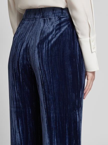 s.Oliver BLACK LABEL High Rise Stoffhose aus Samt mit weitem Bein Marine 3