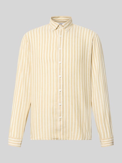 Koszula casualowa o kroju relaxed fit z kołnierzykiem typu button down Shop The Look MANNEQUINE