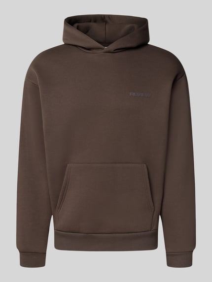 Produktfoto, Regular Fit Hoodie aus Baumwoll-Mix mit Label-Detail von REVIEW, braun, Känguru-Tasche, elastische Abschlüsse, Herrenmode