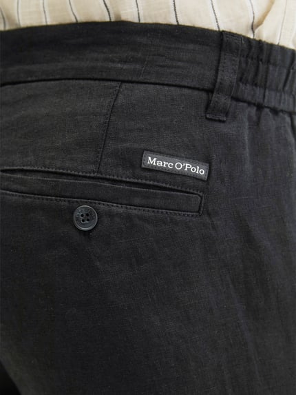 Produktfoto, Regular Fit Shorts aus reinem Leinen Modell 'RESO JOGGER' von Marc O'Polo, efekt: jednolity kolor, wpuszczane kieszenie, lamowana kieszeń, materiał: len, krój regular fit, zapięcie na guzik i zamek błyskawiczny, produkcja europejska