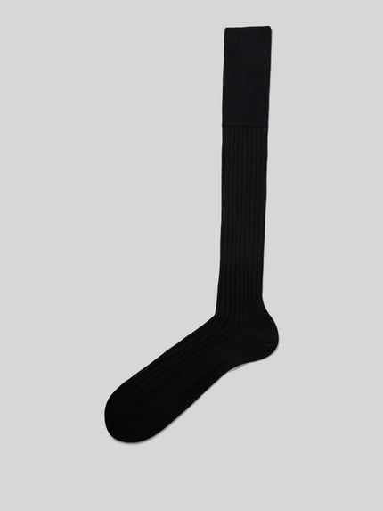 Produktfoto, schwarze Kniestrümpfe mit Label-Detail Modell 'MILANO' von FALKE, Bio-Baumwoll-Mix, elastische Rippbündchen, Ripp-Optik