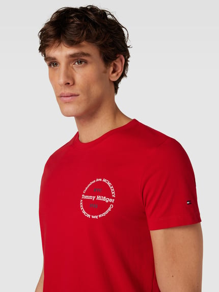 Tommy Hilfiger T-shirt o kroju slim fit z okrągłym dekoltem Ciemnoczerwony 3