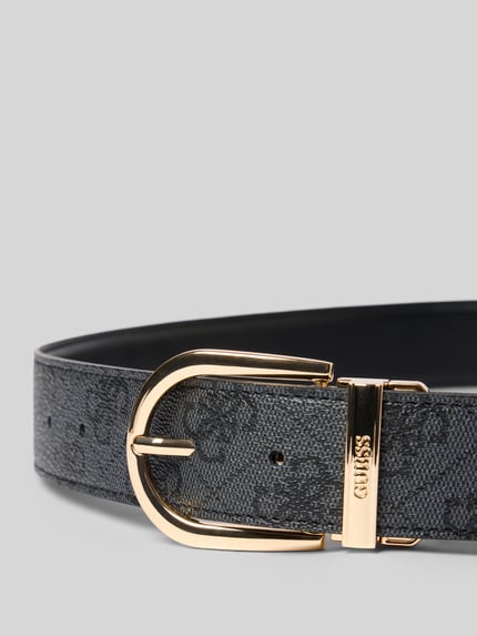 Produktfoto, Gürtel mit Logo-Detail Modell 'Yvonne' von GUESS aus Leder-Optik, Gold-Dornschließe, schwarze Textur, 3 cm Breite