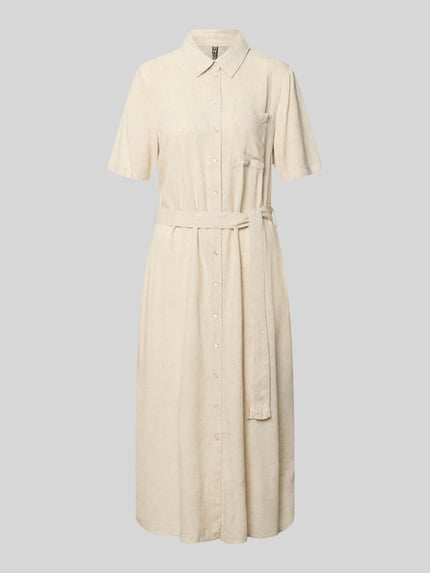 Produktfoto, uniefkleurig midi dames vrijetijdsjurk met V-hals, korte mouw, borstzak en knopen, model 'PIA' van Pieces uit viscose-linnenmix