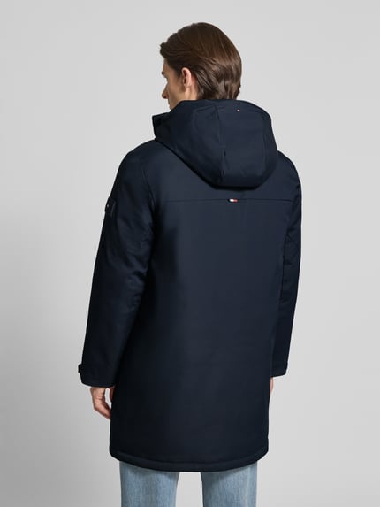 Tommy Hilfiger Płaszcz funkcyjny o kroju regular fit z kapturem Granatowy 5