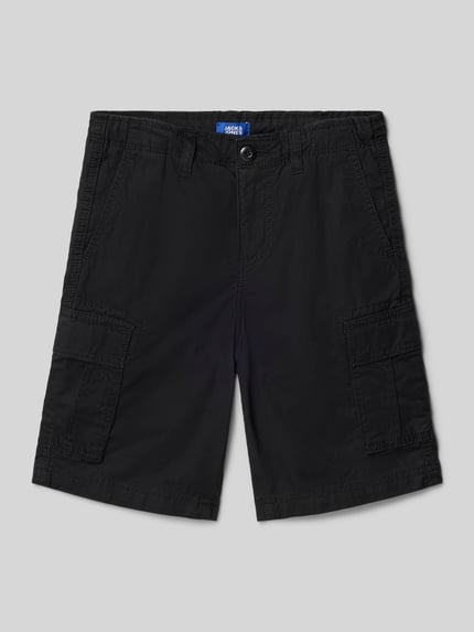 Produktfoto, Regular Fit Shorts mit Logo-Patch Modell 'Cole' von Jack & Jones, Kinder Shorts aus reiner Baumwolle in Schwarz, Cargo-Taschen, Knopf- und Reißverschluss, strukturierte Oberfläche, Bundweite 32 cm, Innenbeinlänge 44 cm.