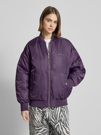REVIEW Bomberjacke mit Label-Print Purple 4