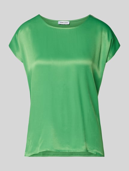 Productfoto, T-Shirt uit viscosemix met kapmouwen van More & More, groene kleur, rechte fit, ronde halslijn, verlengde achterkant, maat 36 ruglengte 63 cm, stretchmateriaal, gladde textuur.