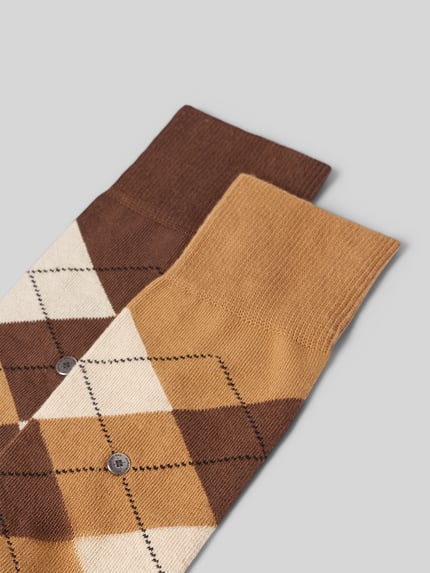 Produktfoto, braune Socken mit Label-Applikation Modell 'Everyday' im 2er-Pack von Burlington, Rautenmuster, elastischer Baumwoll-Mix, Label-Print