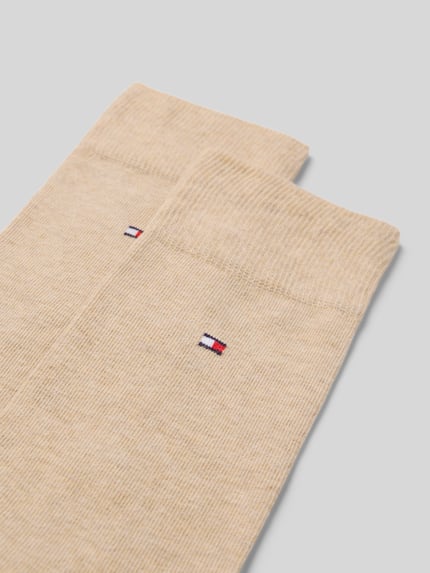 Produktfoto, Socken im 2er-Pack von Tommy Hilfiger aus Baumwoll-Mix in Beige mit elastischem Bund und kleiner Logo-Stickerei.