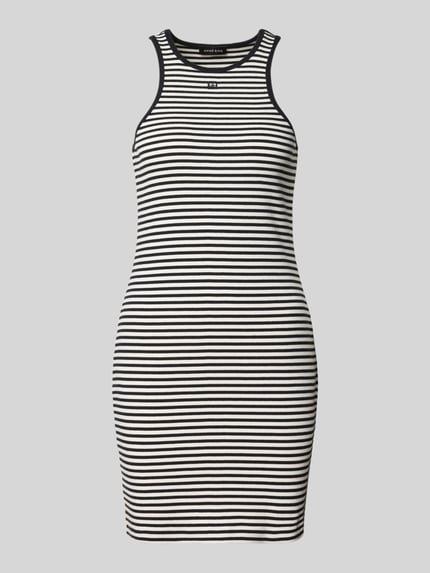 Sukienka w dzianinowym wyglądzie, krój slim fit Shop The Look MANNEQUINE