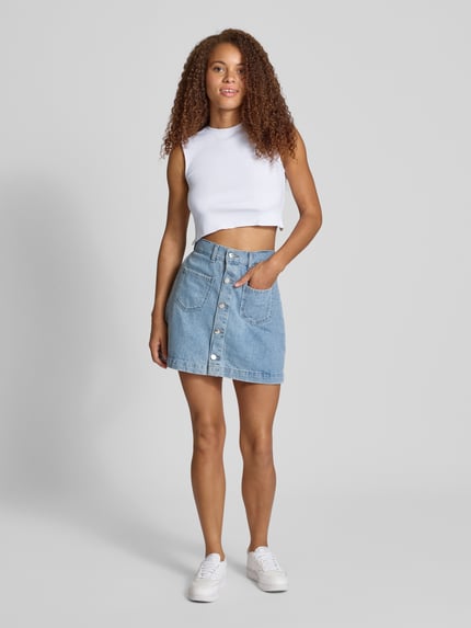 ONLY Top krótki o kroju slim fit z mieszanki bawełny model ‘VELA’ Biały 1