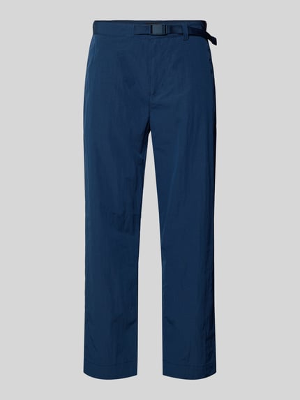 Produktfoto, Straight Fit Chino met geïntegreerde riem Model 'STRAIGHT-7' van BOSS Oranje, look: effen, pasvorm: straight fit, labelpatch, riemlussen, drukknoop- en ritssluiting, steekzakken, achterzakken