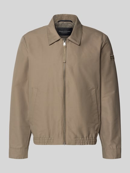 Productfoto, Regular Fit Blouson mit elastischem Bund van Marc O'Polo in effen beige, lange mouwen, opstaande kraag, rits, label patch, elastische zoom, zijzakken, binnenzak, regular fit.