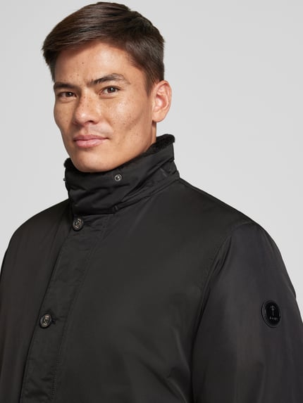 JOOP! COLLECTION Parka męska JOOP! Collection;Prosty krój;Kaptur z tunelem;Model ‘Moratos’;Kieszenie z patką;Zapięcie na guzik;Ozdobne szwy;Długość tyłu w rozmiarze 50: 91 cm;Szerokość ramion w rozmiarze 50: 49 cm;Szerokość klatki piersiowej w rozmiarze 50: 54 cm;Długość rękawa w rozmiarze 50: 67 cm Czarny 3