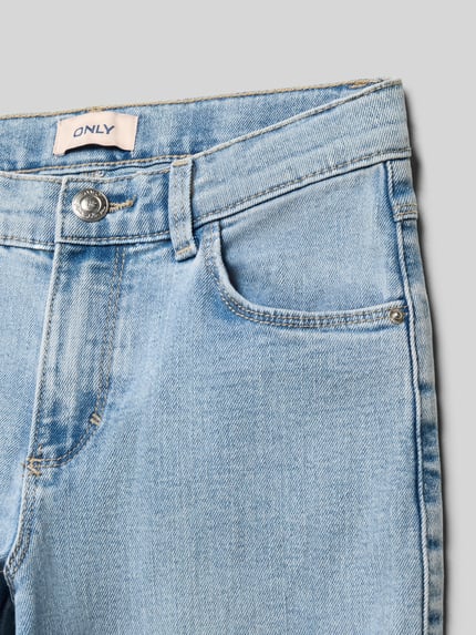 Produktfoto, Loose Fit Jeans aus Baumwoll-Mix mit Viskose-Anteil Modell 'BLAIR' von Only, hellblauer Denim mit Label-Prägung, 5-Pocket-Design, Twill-Struktur