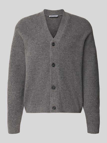 Produktfoto, Strickjacke mit Woll-Anteil Modell 'SOUFFLE' von REVIEW in Grau, V-Ausschnitt, Knopfleiste, Ripp-Optik, Regular Fit, Rücken- und Ärmellänge wie im Kontext beschrieben