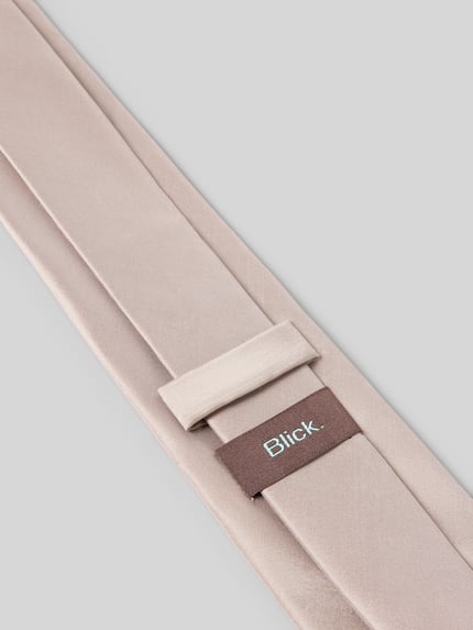 Productfoto, Krawatte aus reiner Seide mit Label-Detail van Blick in licht beige met deelnaad, klassiek pasvorm, breedte maat 1: 8 cm