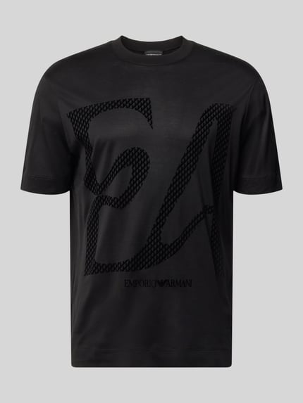 Produktfoto, T-Shirt mit Label-Print von Emporio Armani in Schwarz, gerader Schnitt, Rundhals, Lyocell-Baumwoll-Mix, großer Schriftzug