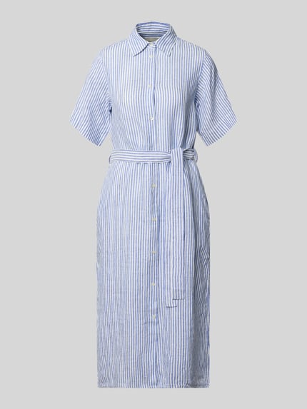 Produktfoto, Hemdblusenkleid aus Leinen mit Bindegürtel von Gant in Blau-Weiß gestreift, Taillierter Schnitt, Midikleid, Hemdblusenkragen, Knopfleiste, Rückenlänge 118 cm bei Größe 36, Brustweite 46 cm bei Größe 36, Ärmellänge 23 cm bei Größe 36, strukturierte Leinen-Oberfläche.