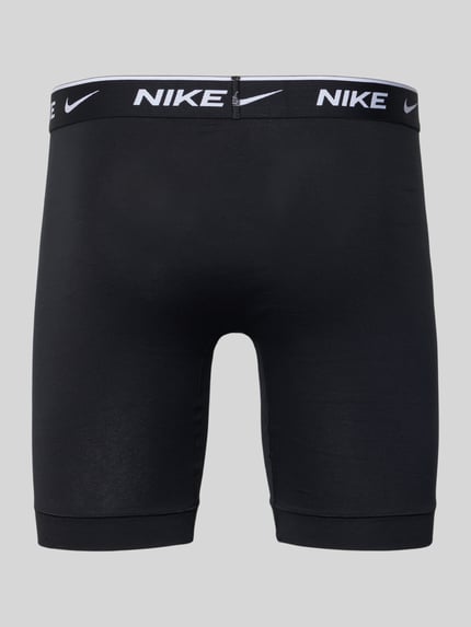 Produktfoto, Trunks mit elastischem Bund Modell 'E-DAY' von Nike in Schwarz mit Logo-Details, eng anliegende Passform, glatte Textur