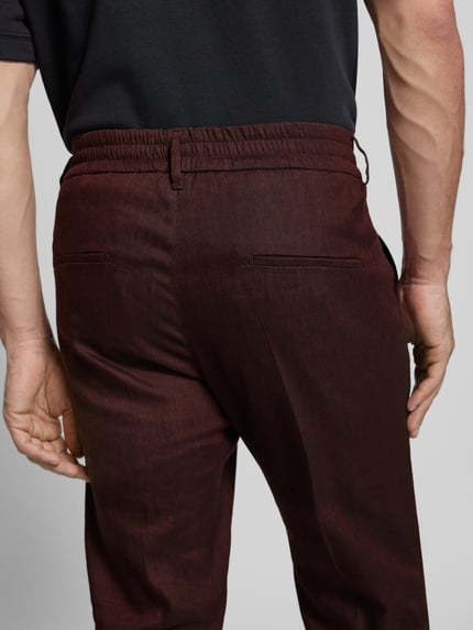 DRYKORN Tapered Fit Bundfaltenhose aus Leinen-Mix Moodell 'CHASY' Dunkelrot 3