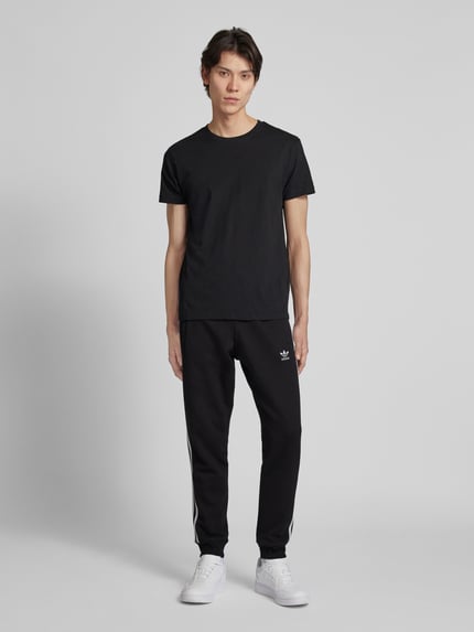 adidas Originals Spodnie dresowe o kroju regular fit z wyhaftowanym logo model ‘3-STRIPES’ Czarny 1