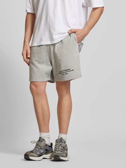 NO BYSTANDERS® Regular Fit Sweatshorts mit Label-Print Hellgrau Melange 4