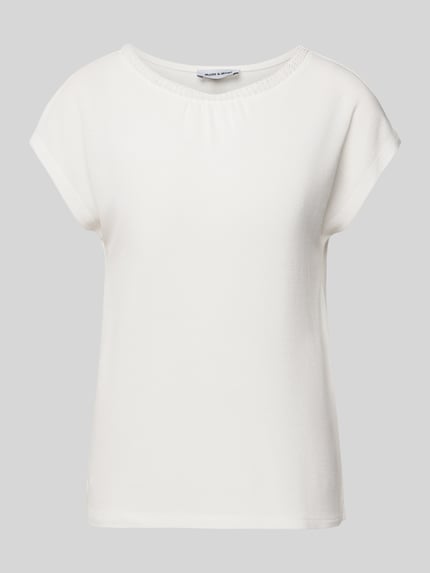 Produktfoto, T-Shirt mit Rundhalsausschnitt und Zierperlen von More & More, damski t-shirt z mieszanki mikromodalu, prosty krój, okrągły dekolt z ozdobnymi perełkami, lekko zaokrąglony dół, długość tyłu w rozmiarze 36: 60 cm