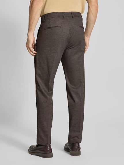 CINQUE Spodnie garniturowe o kroju tapered fit z zakładkami w pasie model „Sando” Orzechowy 5
