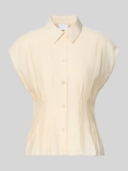 Produktfoto, Taillierte Bluse aus Modal-Mix von Jake*s Collection in Creme mit Hemdblusenkragen, Knopfleiste, glatter Struktur, Kurzarm