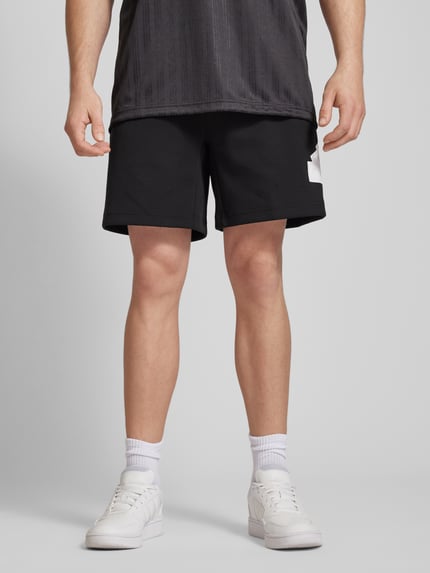 adidas Sportswear Regular Fit Sweatshorts mit Label-Detail Black 4