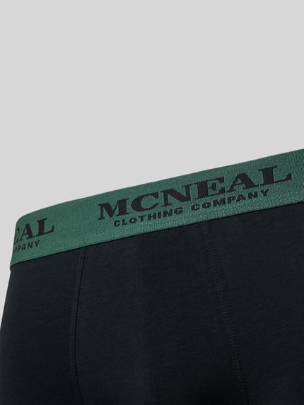 Produktfoto, Trunks mit elastischem Bund im 3er-Pack von MCNEAL, bawełna z domieszką elastanu, dopasowany krój, zielony elastyczny pas, detale z logo, pakowane po 3 sztuki