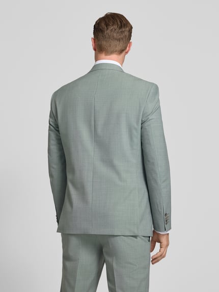 Männermodel trägt Regular Fit 2-Knopf-Sakko mit Pattentaschen von HECHTER PARIS in hellem Grau, Material-Mix mit Schurwolle-Anteil, Ganzkörperansicht Rückansicht.