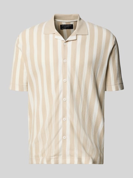 Produktfoto, Regular Fit Freizeithemd aus reiner Baumwolle von Marc O'Polo in gestreifter Strickoptik, Beige und Weiß, kurze Ärmel, einreihige Knopfleiste