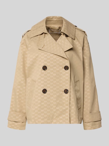 Produktfoto, beige 'Trenchcoat mit Logo-Muster' van MICHAEL Michael Kors, regular fit, dubbele knopenrij, reverskraag, logo-patroon, mouwriempje, schouderbreedte 48 cm, borstwijdte 53 cm, ruglengte 65 cm, mouwlengte 57 cm, gladde textuur