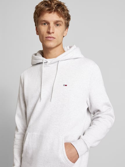 Tommy Jeans Regular Fit Hoodie mit Label-Stitching Hellgrau Melange 3