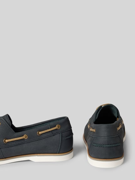 Productfoto, Schnürschuhe aus echt leer Modell 'NADAL 2C' van Marc O'Polo in effen donkerblauw met afgeronde neus en blokhak, gestructureerde zool, materiaal genarfd leer, vetersluiting