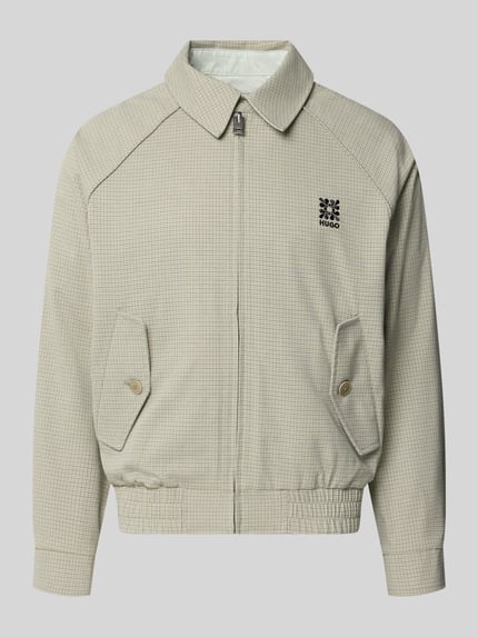 Produktfoto, Regular Fit Blouson mit Logo-Detail Modell 'Bartos' von HUGO, efekt: wzór na całej powierzchni, krój regular fit, aplikacja z logo, zapięcie na zamek błyskawiczny, ściągacz, wpuszczane kieszenie z guzikami