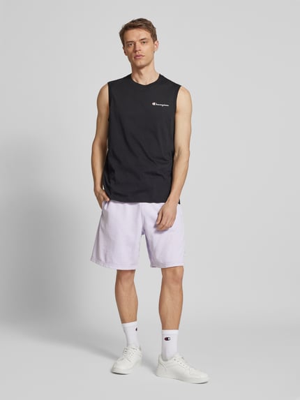 Champion Bermudy o kroju regular fit z wyhaftowanym logo Jasnofioletowy 1