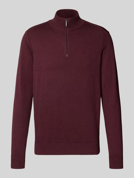 Produktfoto, Regular Fit Strickpullover aus reiner Baumwolle mit Troyer-Kragen von bugatti, kołnierz zapinany, Wyhaftowane logo, kolor bordowy, gładka dzianina, krój regular fit, długość tyłu w rozmiarze M: 65 cm, długość rękawów w rozmiarze M: 65 cm