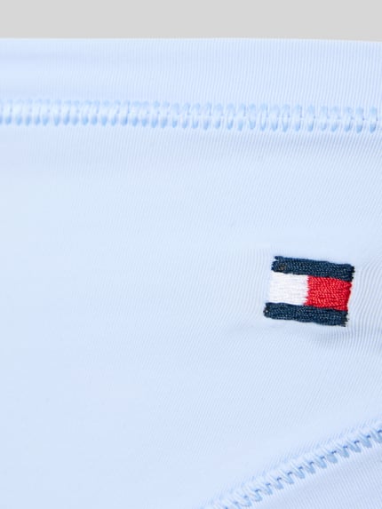 Productfoto, bikinibroekje met gestikt logo van TOMMY HILFIGER, look: effen, stretch geweven structuur, dames
