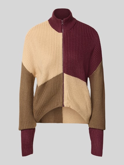Produktfoto, Jacke in strick-Optik Modell 'Charlie' von NOISY MAY®, lockere Passform, Stehkragen, Reißverschluss, beige, braun und bordeaux, Rückenlänge 58 cm, Ärmellänge 56 cm