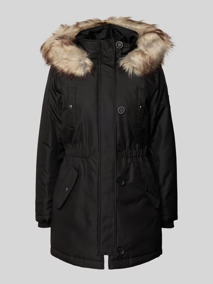 Produktfoto, Shaped Fit Parka met Label Patch model 'IRIS' van Only, uni zwart met capuchon en imitatiebont, zichtbare knoopsluiting, zij- en borstzakken, regular fit, lange mouwen met storm cuffs, detailrijke textuur.
